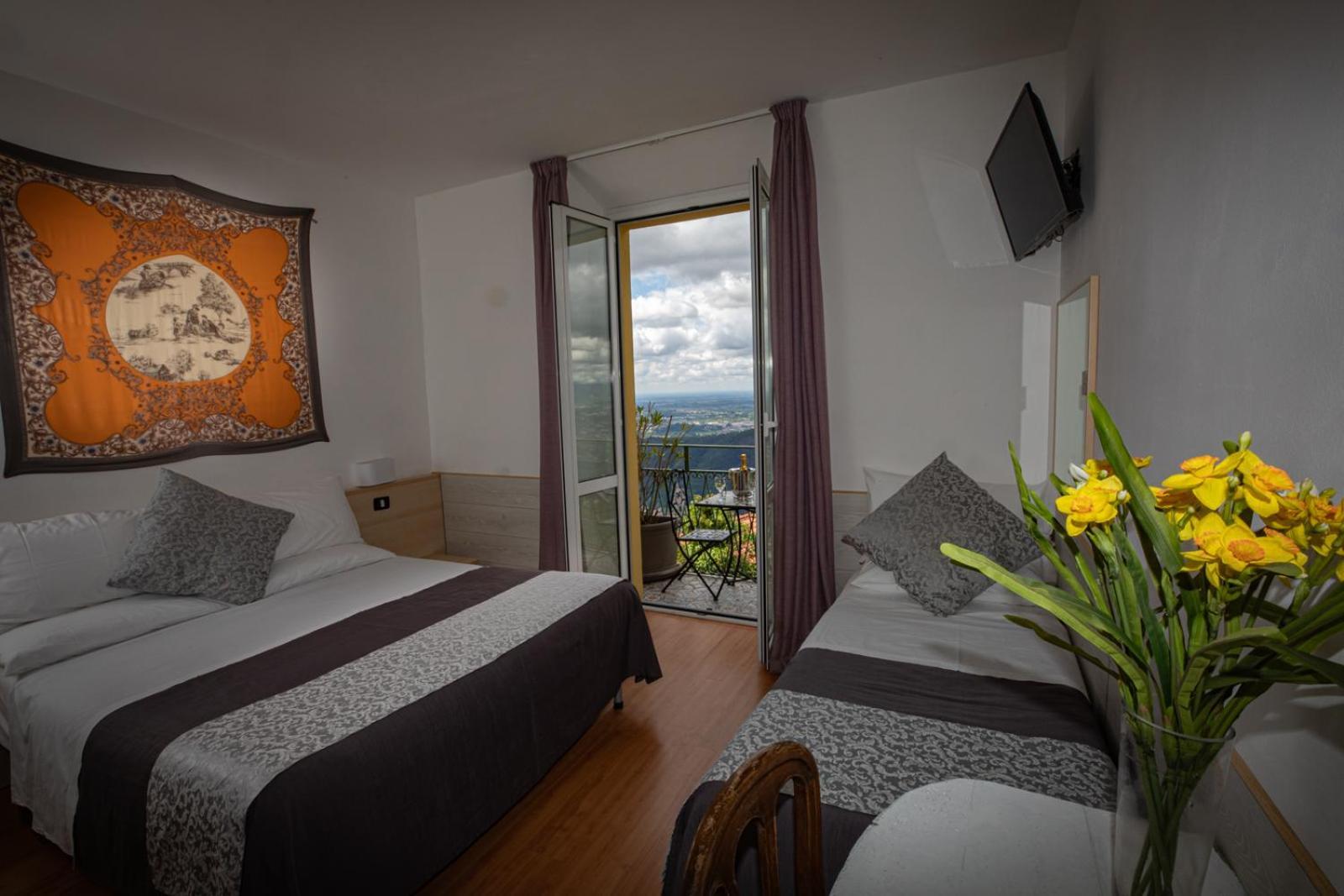 Hotel Vista Lago Brunate Exterior foto