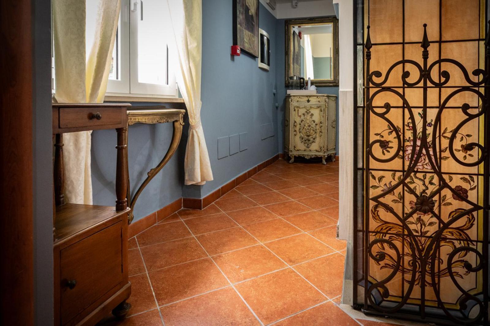 Hotel Vista Lago Brunate Exterior foto