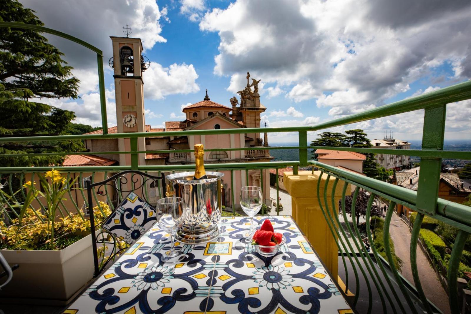 Hotel Vista Lago Brunate Exterior foto