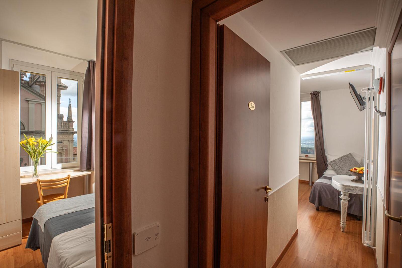 Hotel Vista Lago Brunate Exterior foto